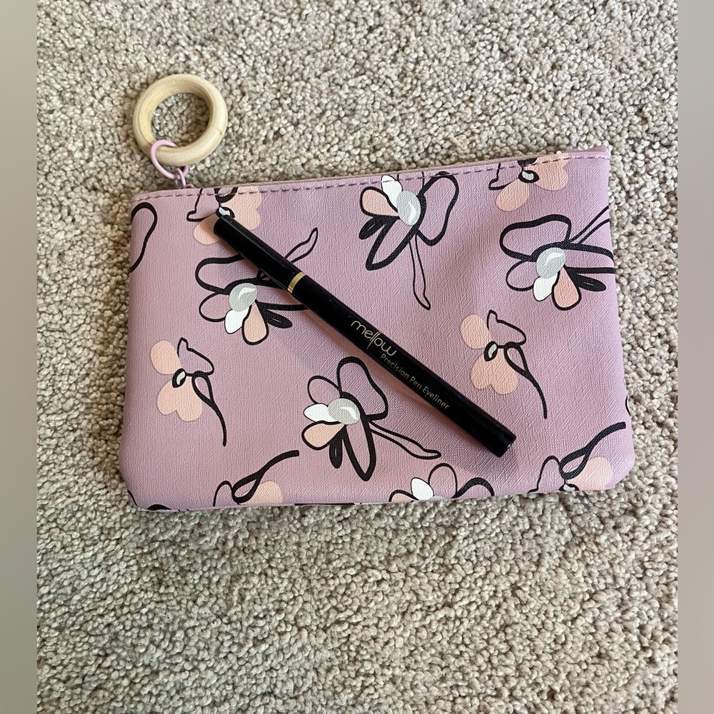Mellow Precision Pen Eyeliner Black w/ makeup bag